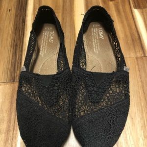 Toms slip on
